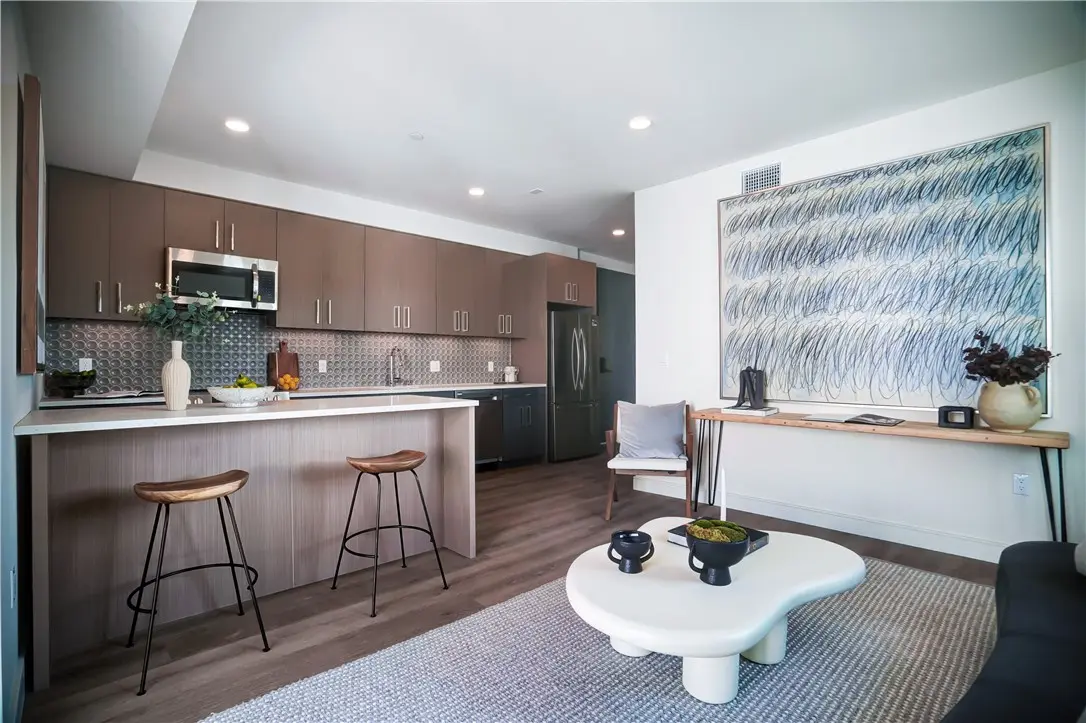 5717 Carlton Way 706, Hollywood, CA — listing photo 1