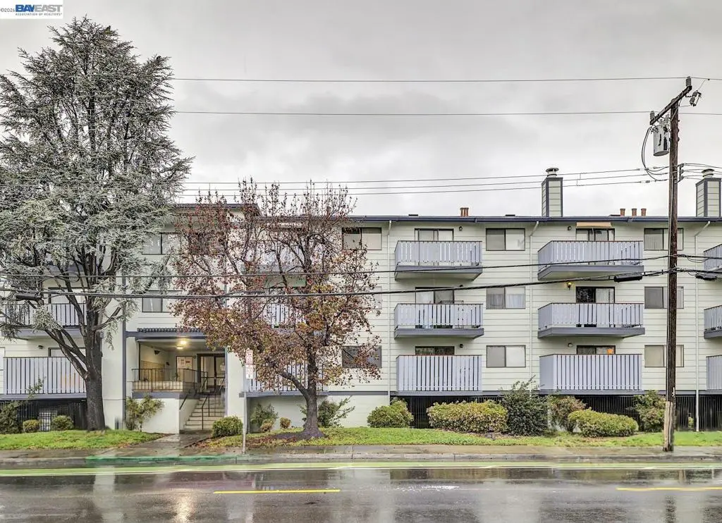 Condominium for sale at 29300 Dixon St 207, Hayward, CA featuring 1 bed and 1 bath
