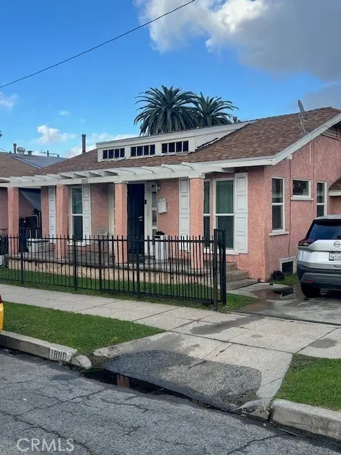 Triplex for sale at 1876 Myrtle, Long Beach, CA