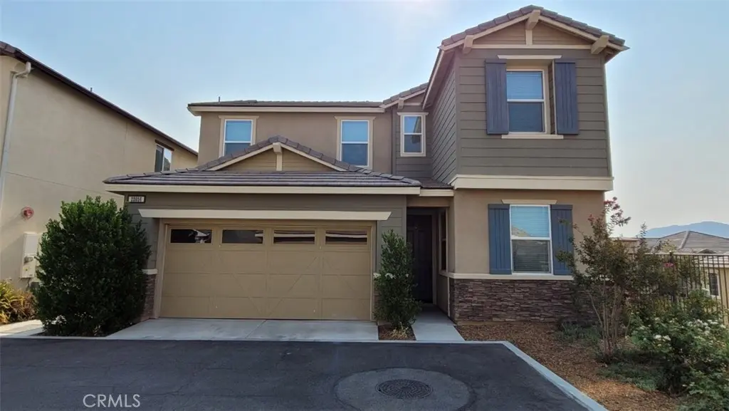 Residential Lease for rent at 22056 Windham Way, Saugus, Los Angeles County, CA featuring 4 beds and 3 baths