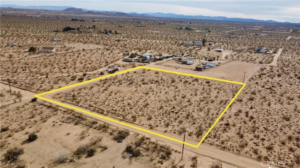 56679 Cone Boulevard, Landers, CA — listing photo 1