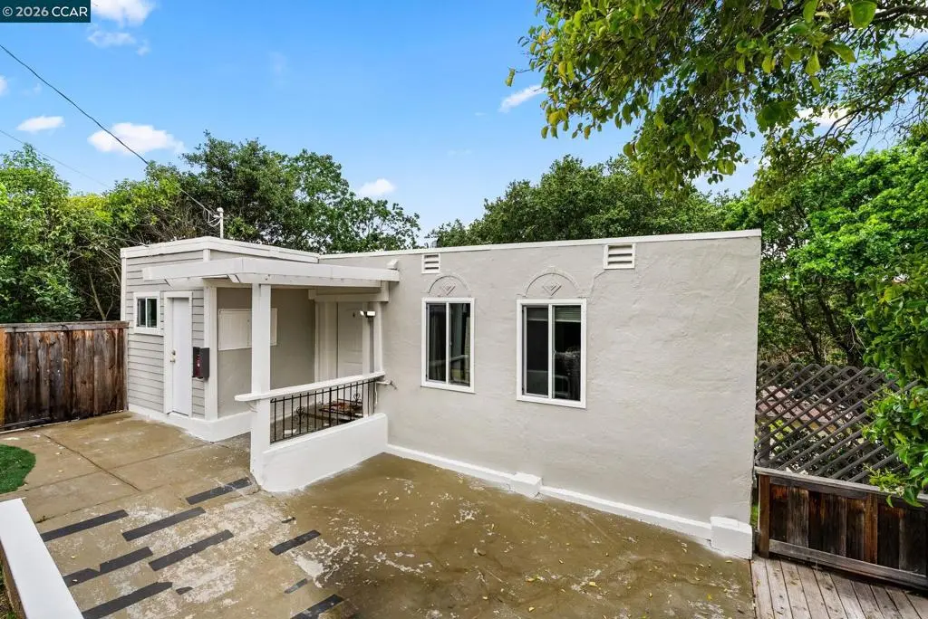 Triplex for sale at 2220 S Crest Ave, Martinez, CA