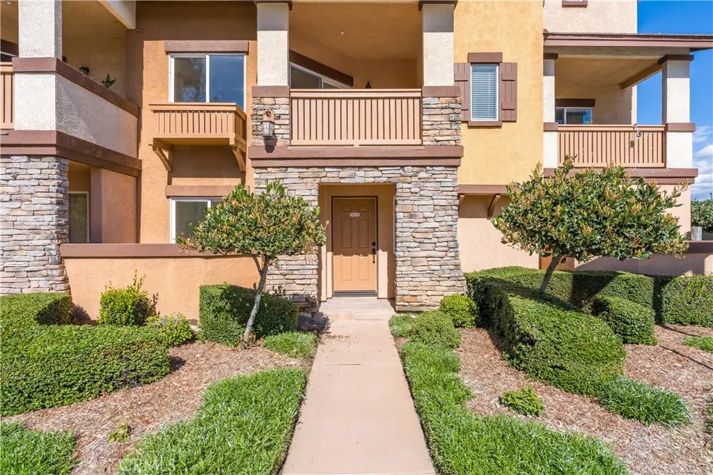 501 N Lark Ellen Avenue B, Covina, CA — listing photo 1