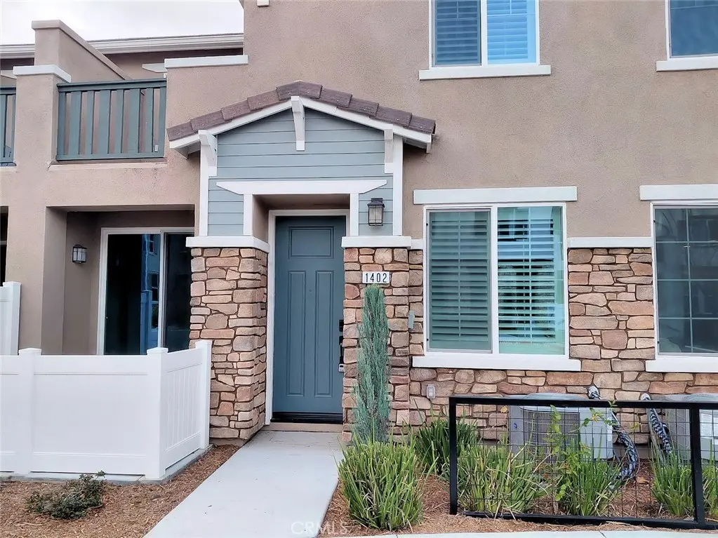 Condominium for sale at 41987 Isadora 1402, Murrieta, CA featuring 2 beds and 3 baths