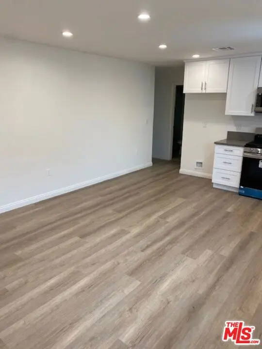 6911 Agnes Avenue 6909, North Hollywood, CA — listing photo 1