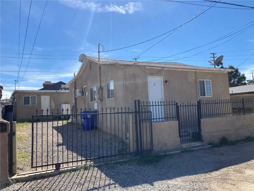 515 Clark, Barstow, CA — listing photo 1