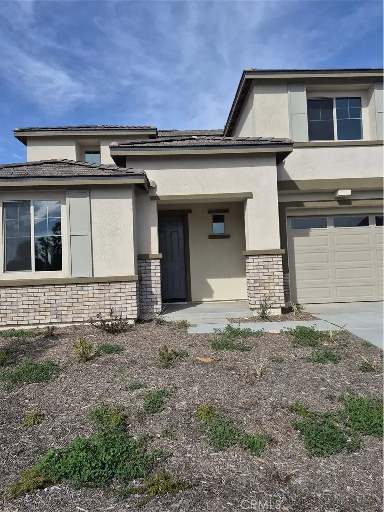 Residential Lease for rent at 748 SPYGLASS Court, Perris, Riverside County, CA featuring 6 beds and 5 baths
