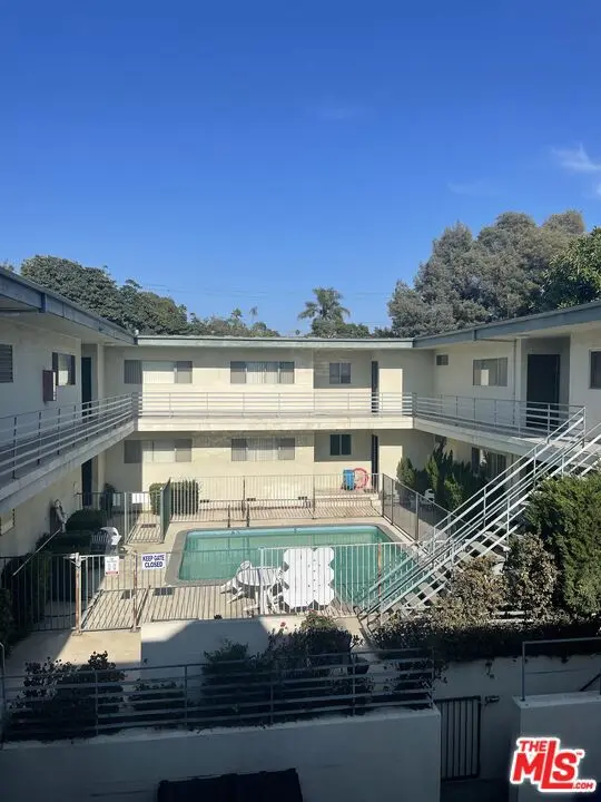 Residential Lease for rent at 3686 S Centinela Avenue 16, Los Angeles, Los Angeles County, CA featuring 1 bed and 1 bath