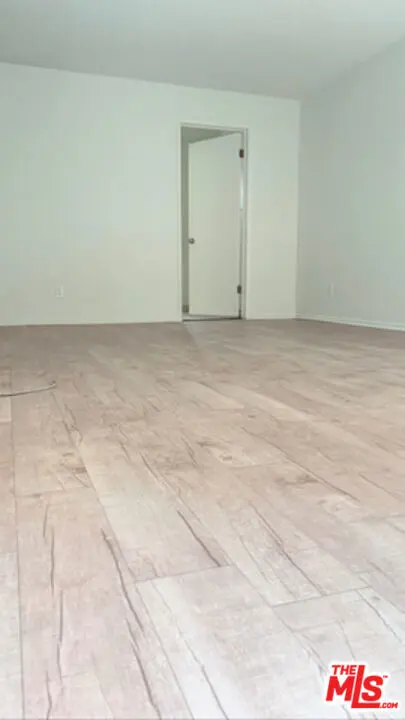 Residential Lease for rent at 518 Raymond Avenue 6, Santa Monica, Los Angeles County, CA featuring 1 bed and 1 bath