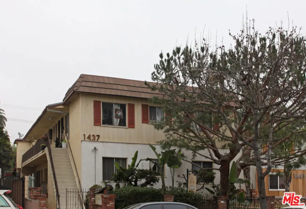 Residential Lease for rent at 1437 11th Street 5, Santa Monica, Los Angeles County, CA featuring 1 bed and 1 bath