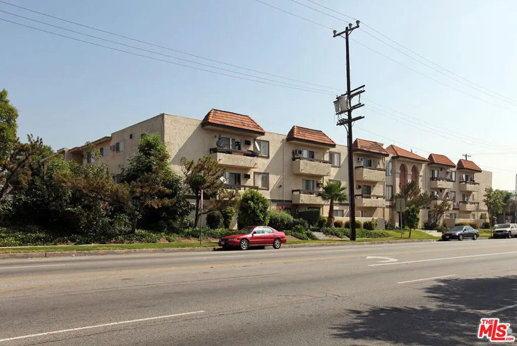 18101 Roscoe Boulevard 202, Northridge, CA — listing photo 1