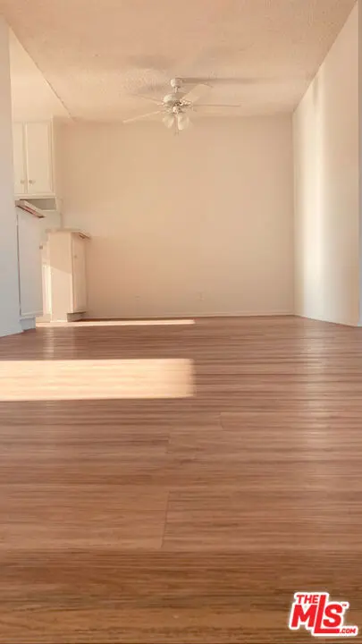 Residential Lease for rent at 1420 S Oakhurst Drive 210, Los Angeles, Los Angeles County, CA featuring 1 bed and 2 baths