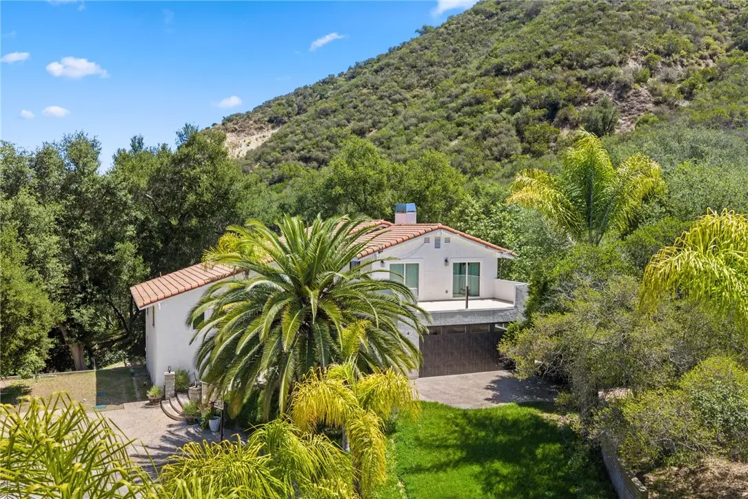 Single Family Residence for sale at 48980 De Luz Rd, Temecula, CA featuring 4 beds and 3 baths