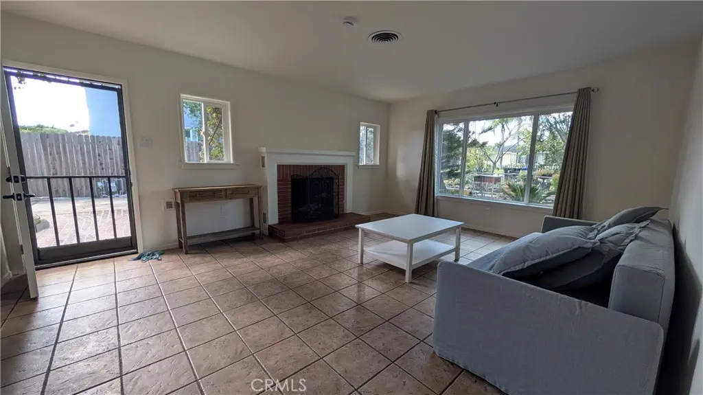 Single Family Residence for rent at 546 Griswold Avenue, San Fernando, CA featuring 3 beds and 2 baths