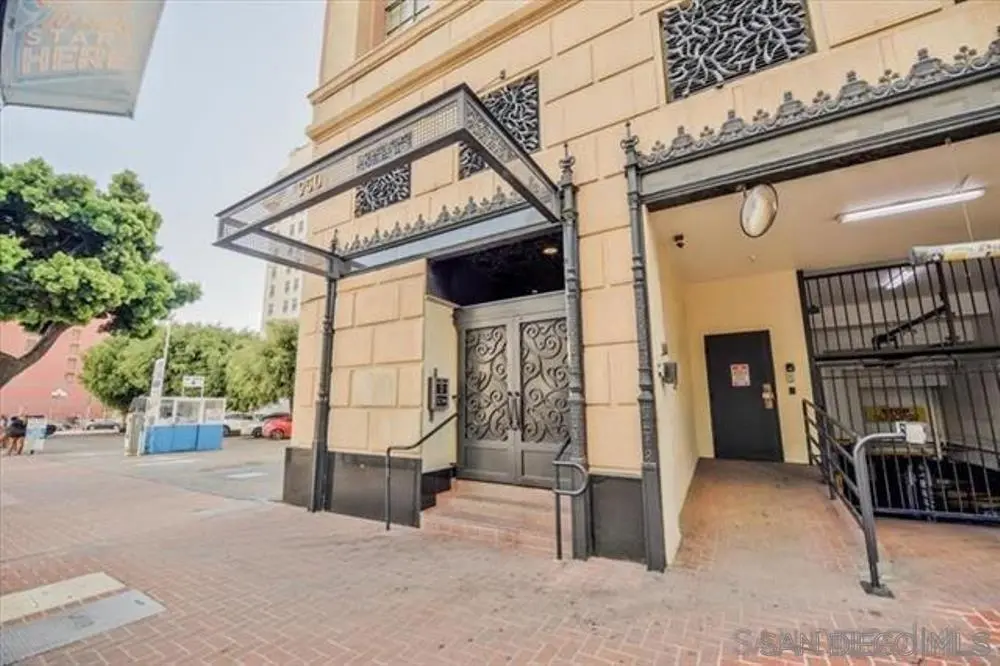 Condominium for sale at 950 6th Ave 211, San Diego, CA featuring 2 beds and 1 bath