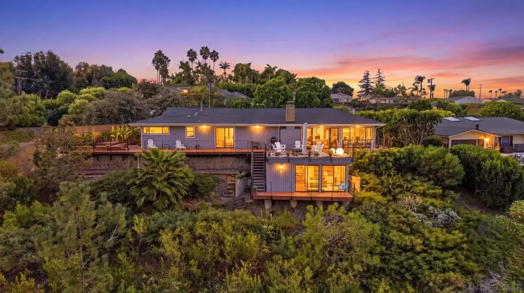 Residential Lease for rent at 1402 Rodeo Drive, La Jolla, San Diego County, CA featuring 4 beds and 4 baths