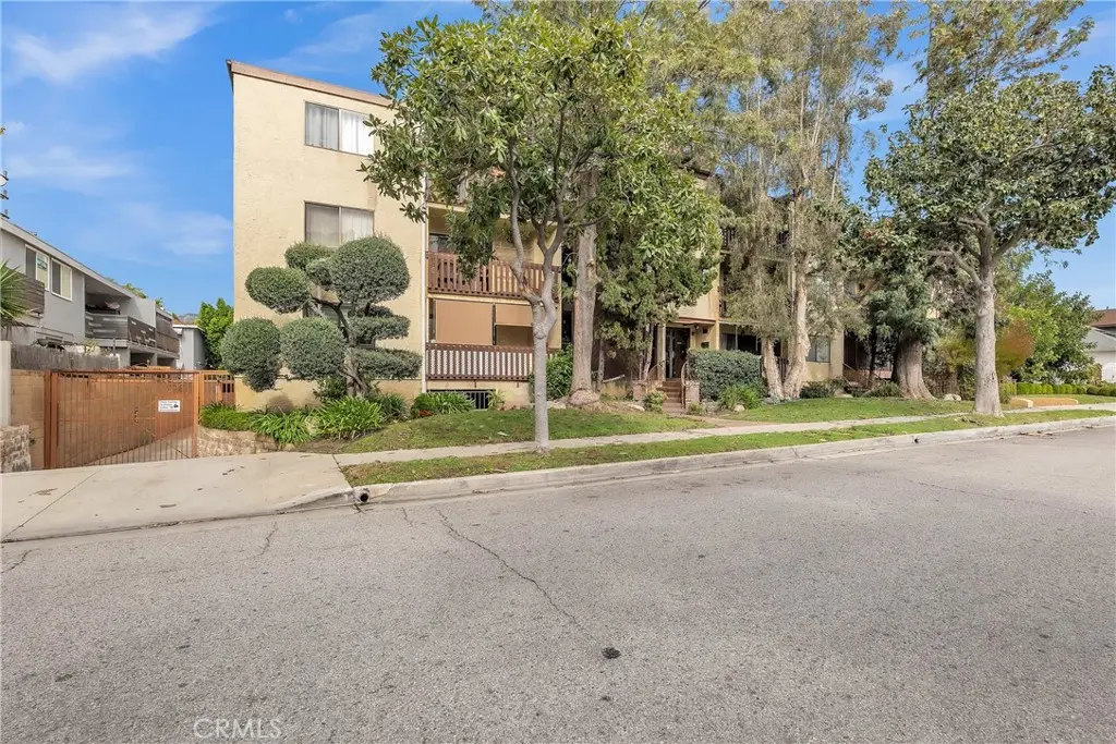 Condominium for sale at 445 Ivy 204, Glendale, CA featuring 2 beds and 2 baths