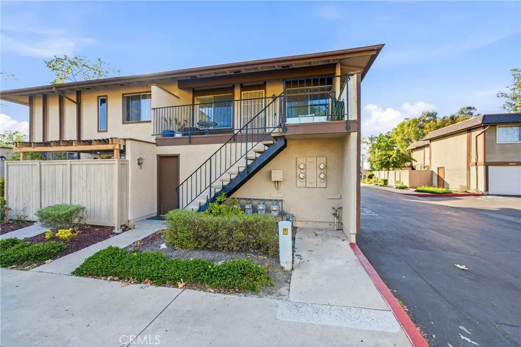 26247 Via Roble 20, Mission Viejo, CA — listing photo 1