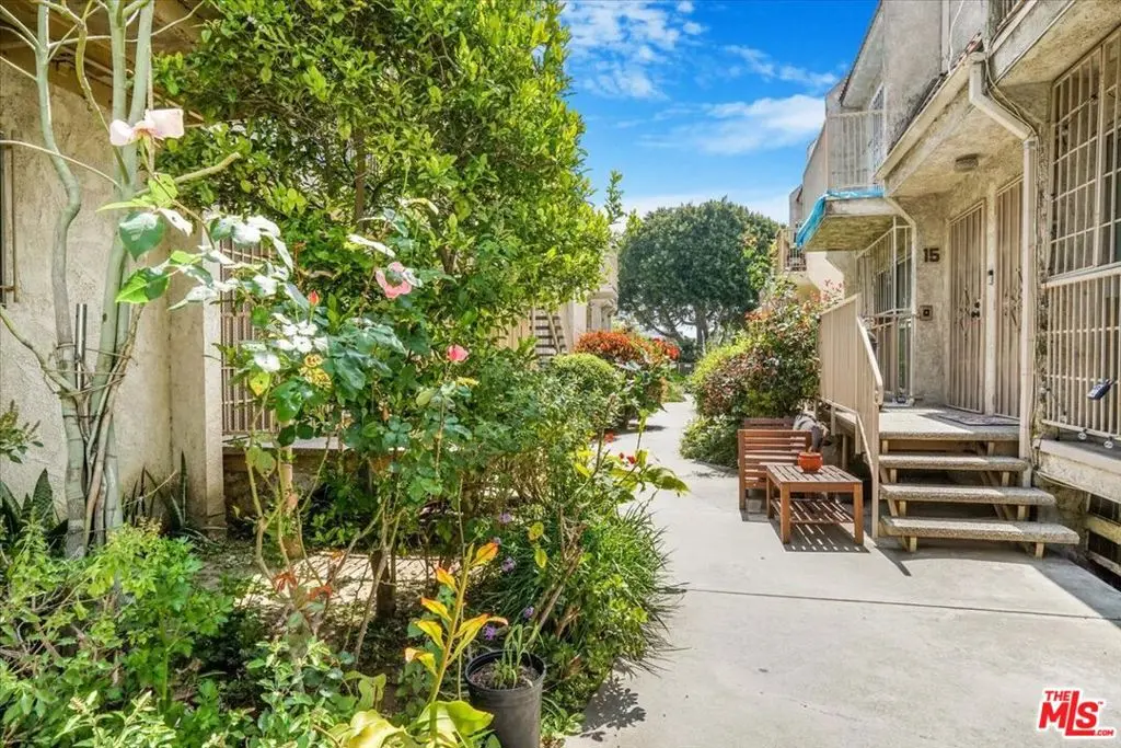 Condominium for sale at 903 New Depot Street 12A, Los Angeles, CA featuring 3 beds and 2 baths