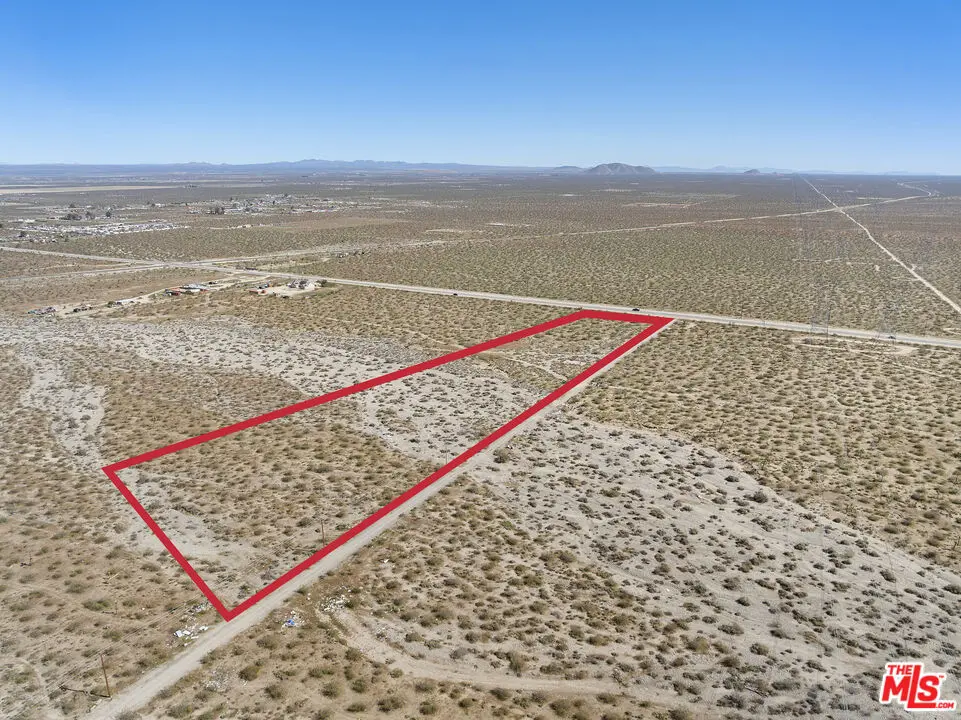 165 VAC 165th Avenue U4, Palmdale, CA — listing photo 1