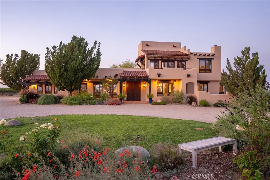 7010 Wilderness Lane, Paso Robles, CA — listing photo 1