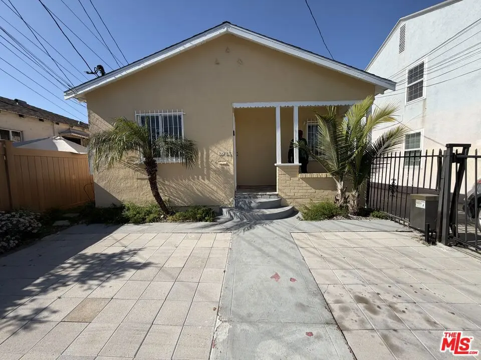 10923 S Inglewood Avenue, Inglewood, CA — listing photo 1