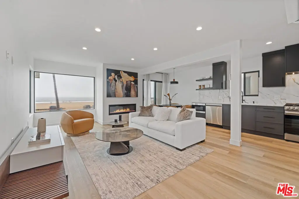 3305 Ocean Front Walk 2, Marina Del Rey, CA — listing photo 1