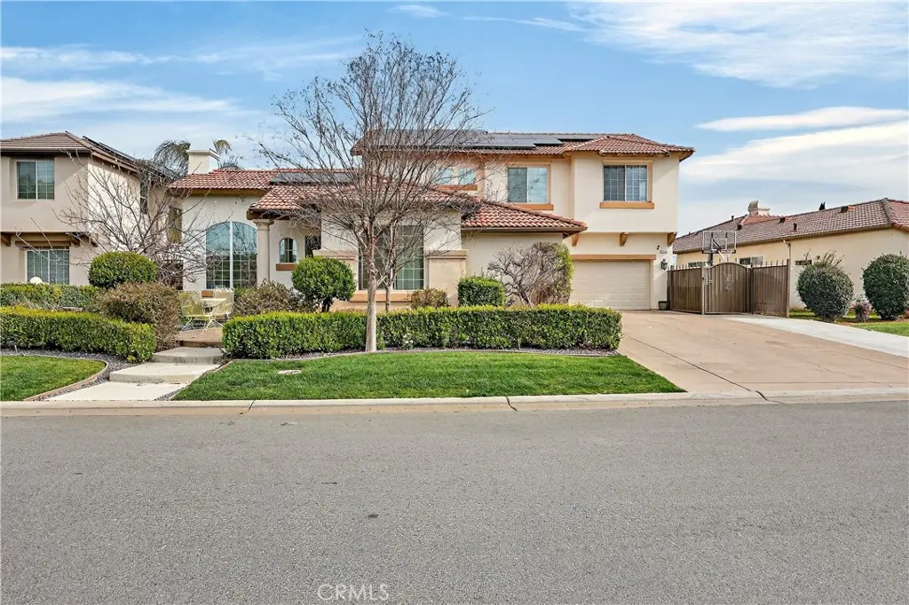 8740 Laguna Street, Chowchilla, CA — listing photo 1