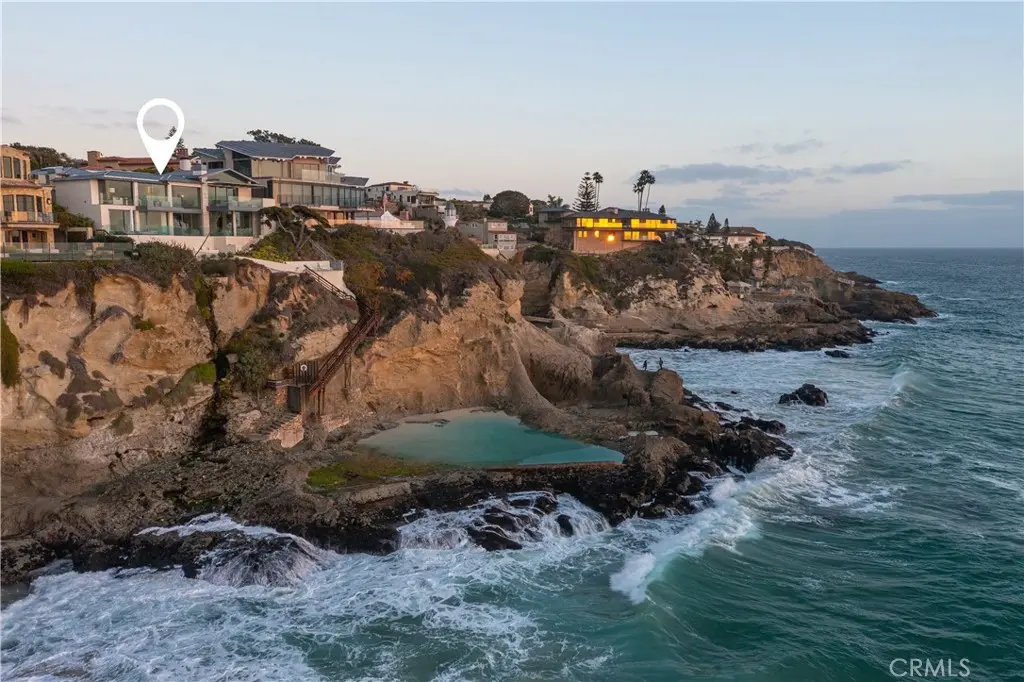 Single Family Residence for rent at 58 N La Senda Drive, Laguna Beach, CA featuring 5 beds and 6 baths