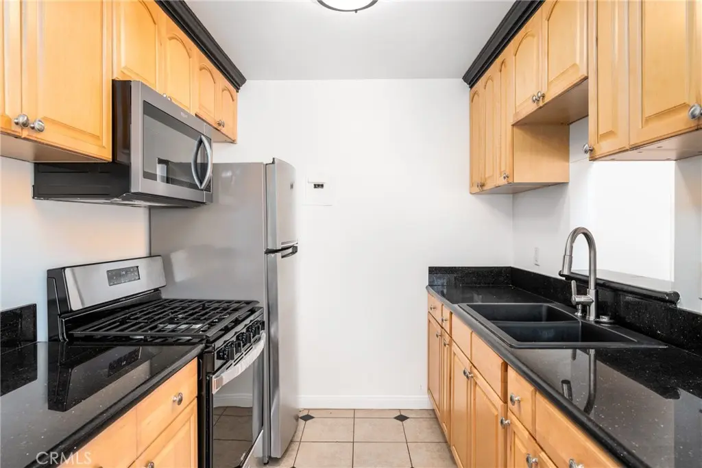 Own Your Own for sale at 930 E 1st Street 2, Long Beach, CA featuring 1 bed and 1 bath