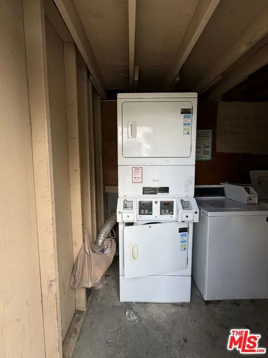 Residential Income for sale at 510 E 23rd Street, Los Angeles, CA featuring 12 beds and 6 baths
