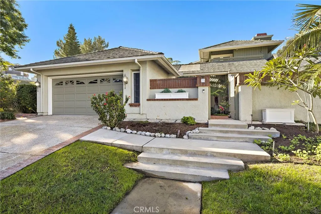 Condominium for sale at 25 Lucerne Street, Newport Beach, CA featuring 3 beds and 3 baths