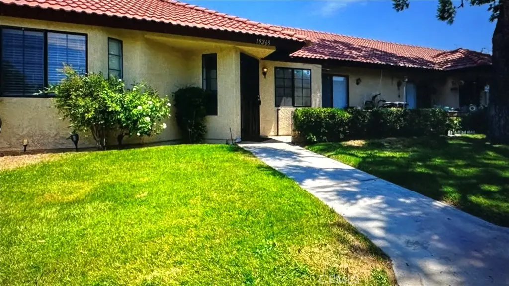 19269 ELM Drive, Apple Valley, CA — listing photo 1