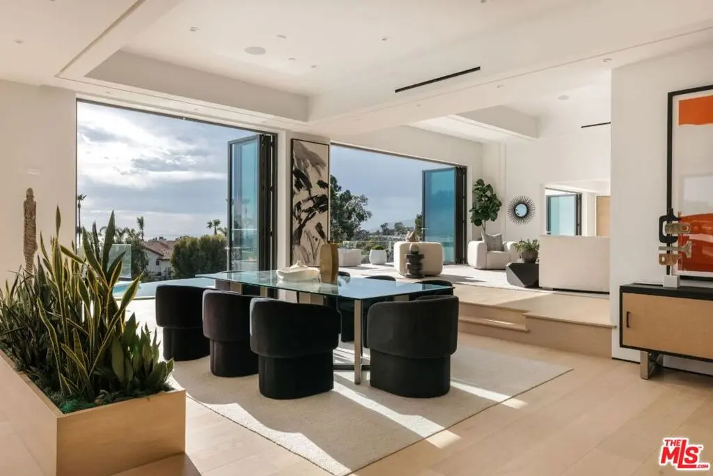 Residential Lease for rent at 29600 Harvester LSE, Malibu, Los Angeles County, CA featuring 6 beds and 9 baths