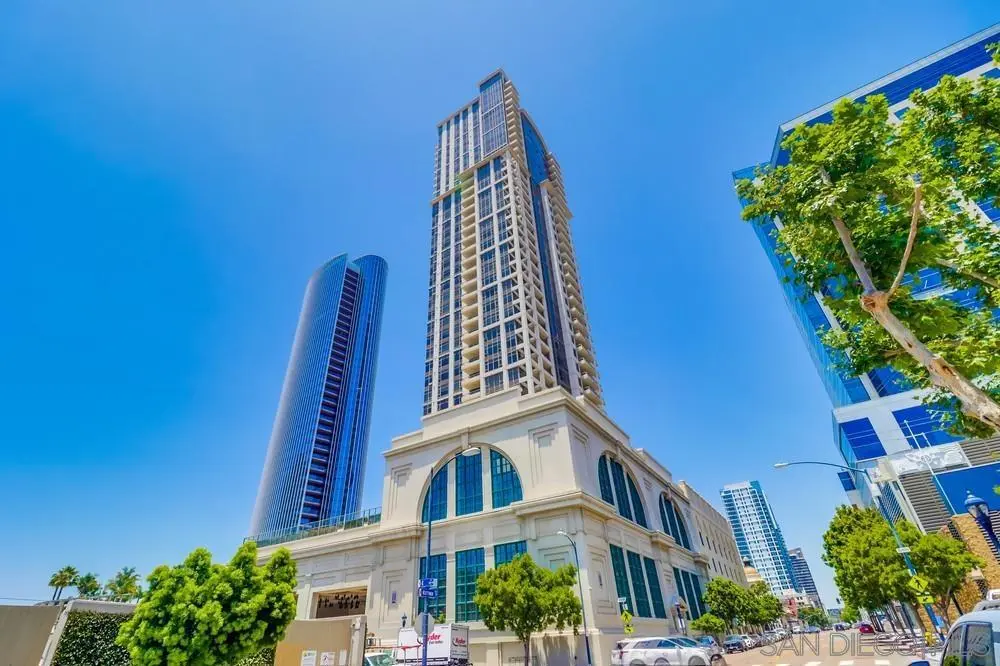Single Family Residence for rent at 700 W E 1202, San Diego, CA featuring 2 beds and 2 baths