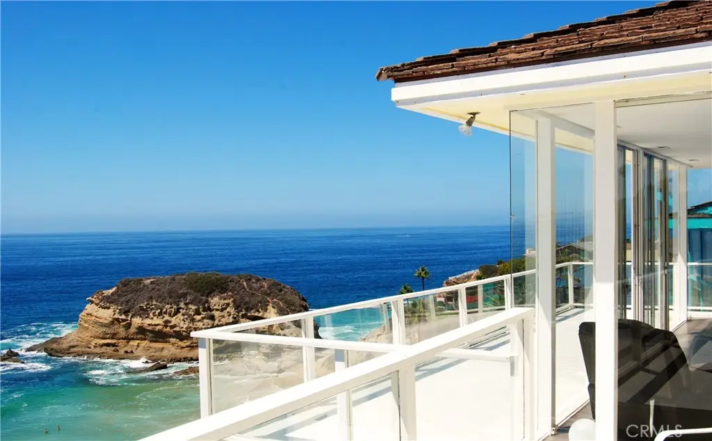 Residential Lease for rent at 10 Mar Vista, Laguna Beach, Orange County, CA featuring 3 beds and 2 baths