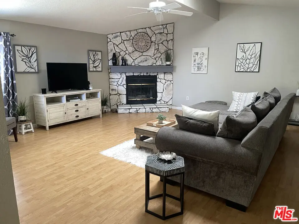 Manufactured In Park for sale at 5001 W Florida Avenue 566, Hemet, CA featuring 3 beds and 2 baths