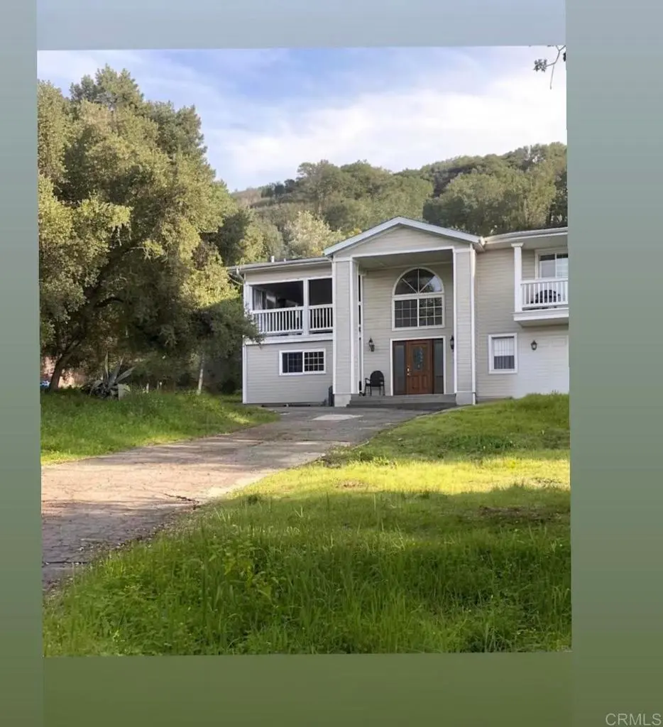 19147 Las Encinas Drive, Ramona, CA — listing photo 1