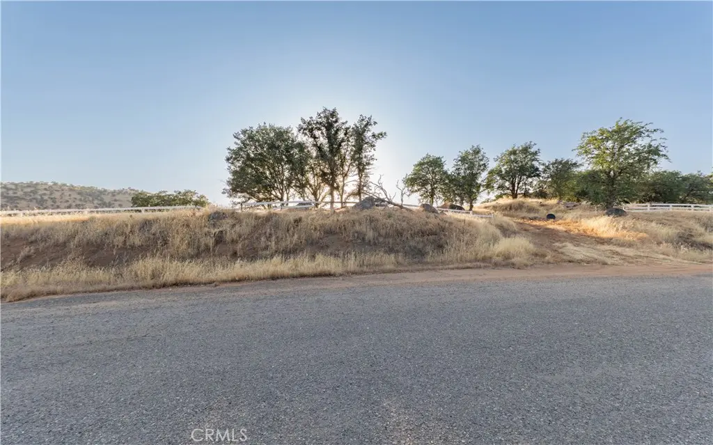 16295 Wrangler Drive, Springville, CA — listing photo 1