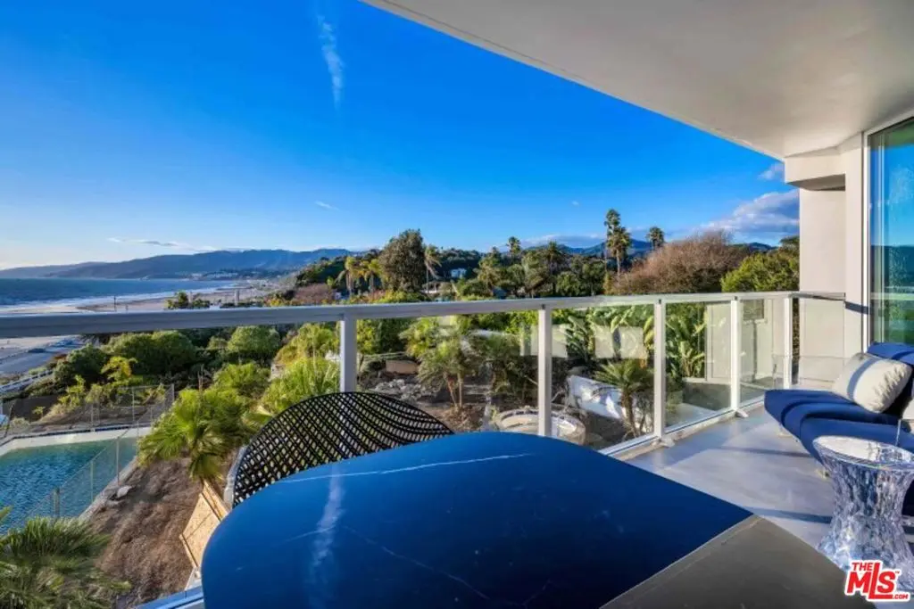 Residential Lease for rent at 101 Ocean Avenue C300, Santa Monica, Los Angeles County, CA featuring 2 beds and 3 baths