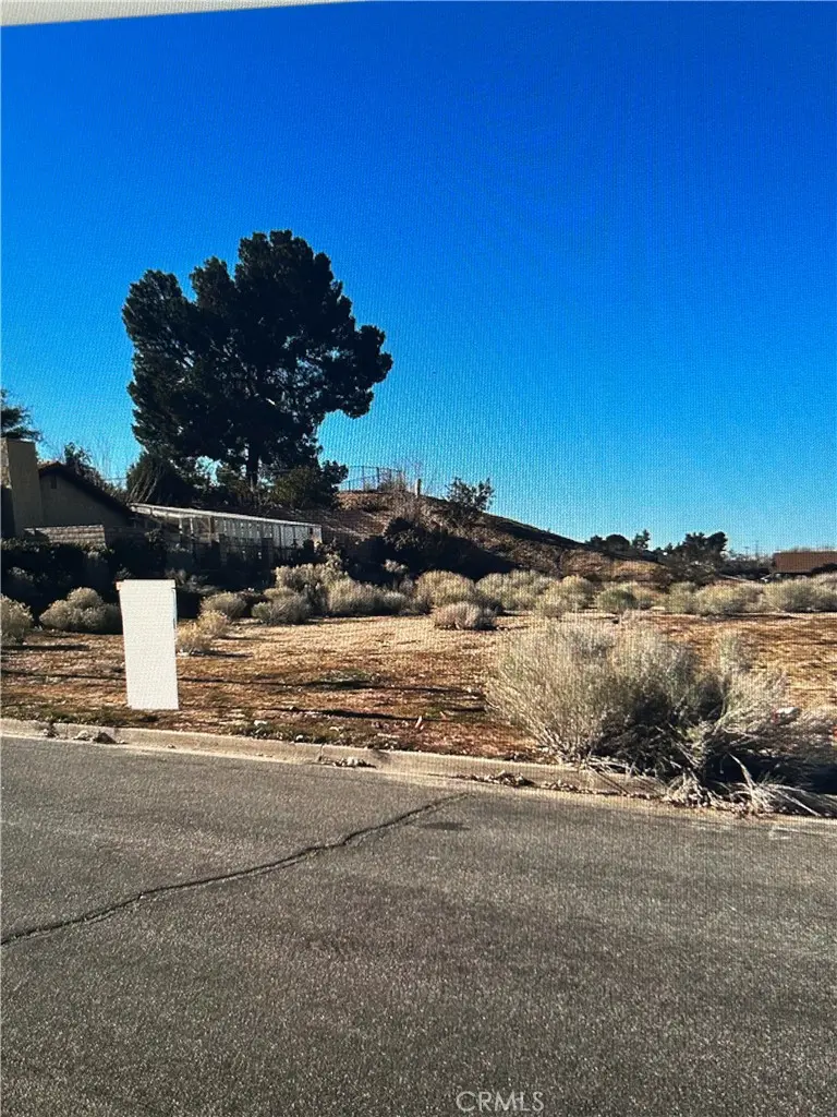 999 Montecito, Victorville, CA — listing photo 1
