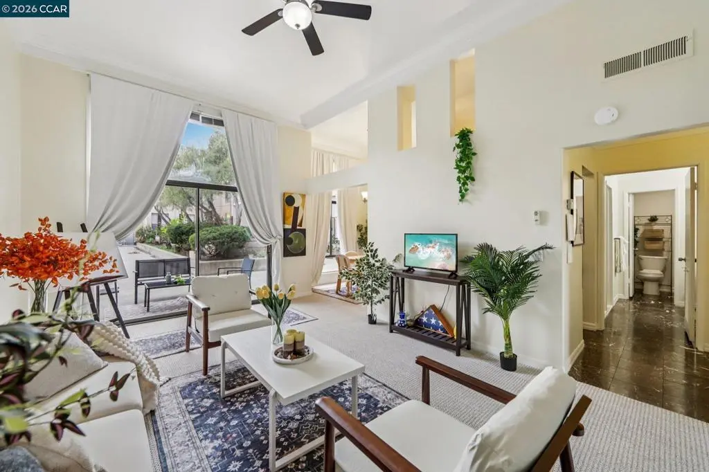 Condominium for sale at 470 N Civic Dr #308 308, Walnut Creek, CA featuring 1 bed and 1 bath