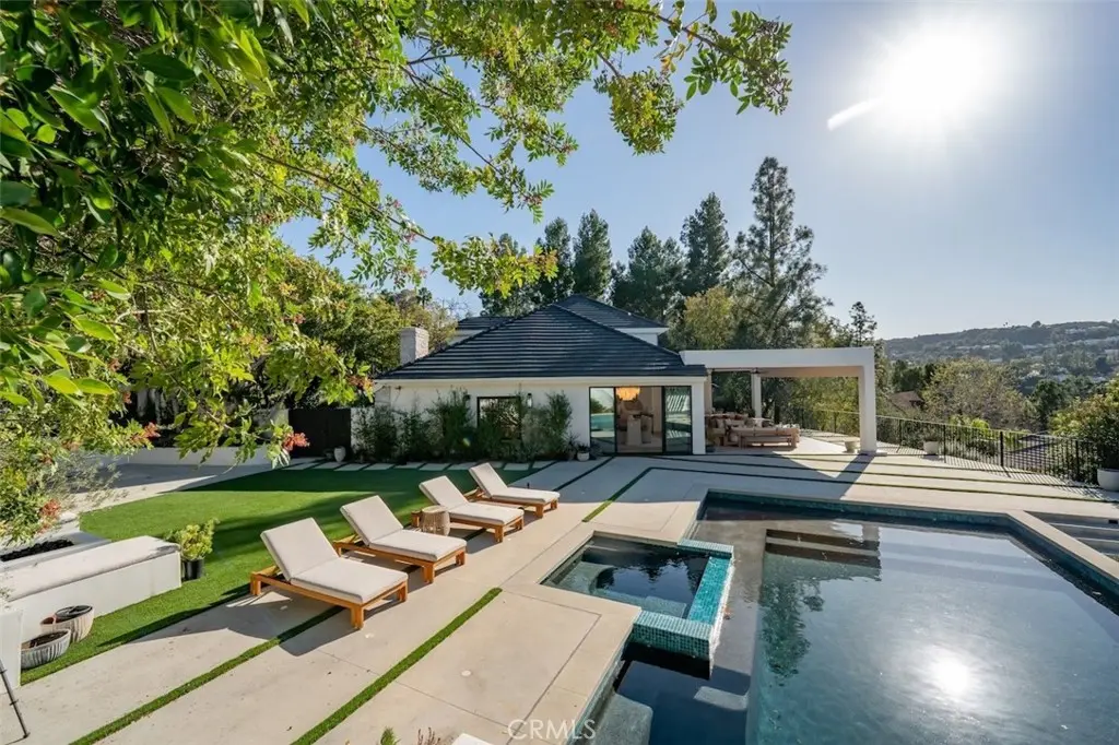 4017 Nogales, Tarzana, CA — listing photo 1