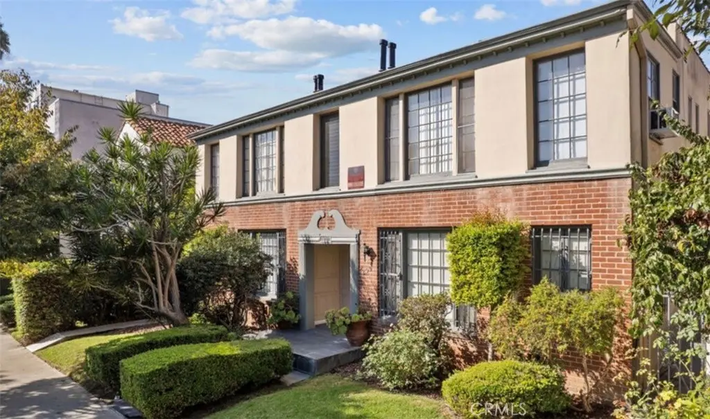 Residential Lease for rent at 209 S Reeves, Beverly Hills, Los Angeles County, CA and 1 bath