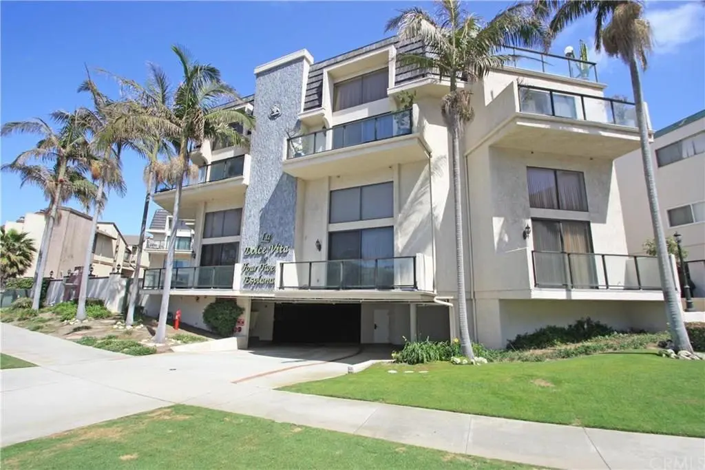 420 Esplanade 4, Redondo Beach, CA — listing photo 1