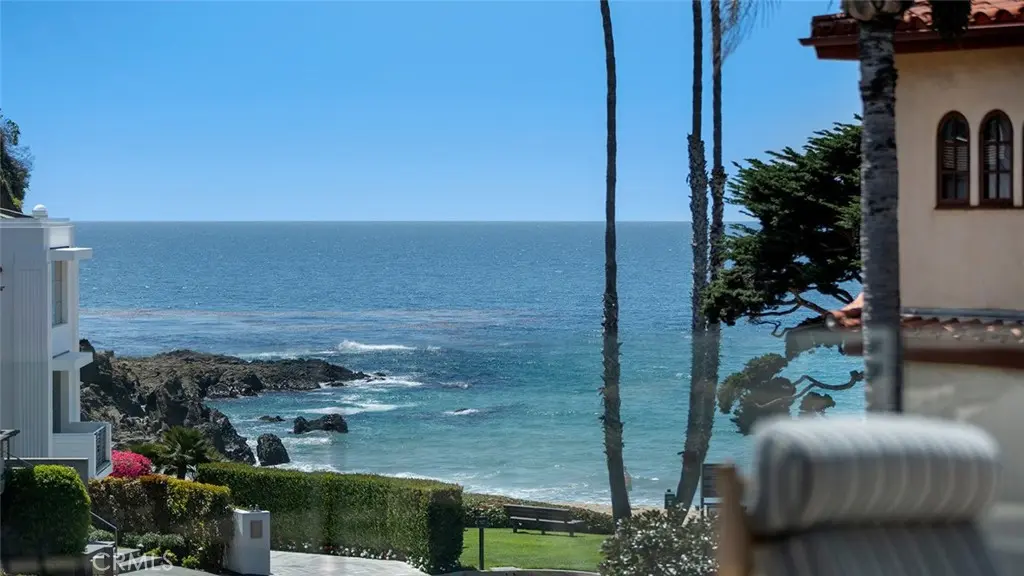 Single Family Residence for rent at 27 Emerald Bay, Laguna Beach, CA featuring 4 beds and 6 baths