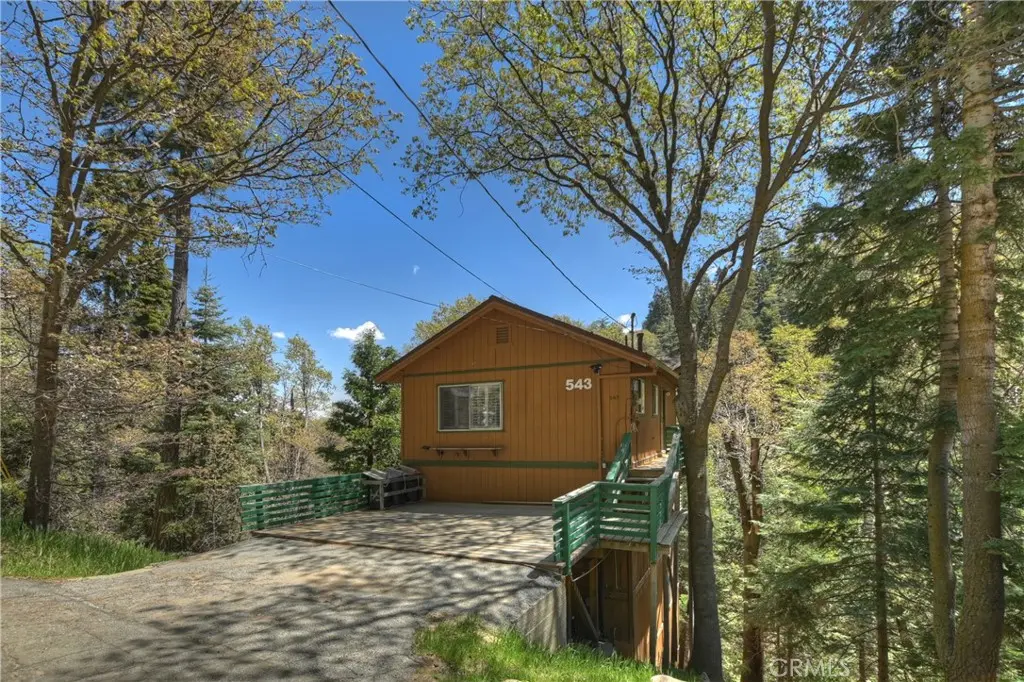 543 Community Drive, Lake Arrowhead, CA — listing photo 1