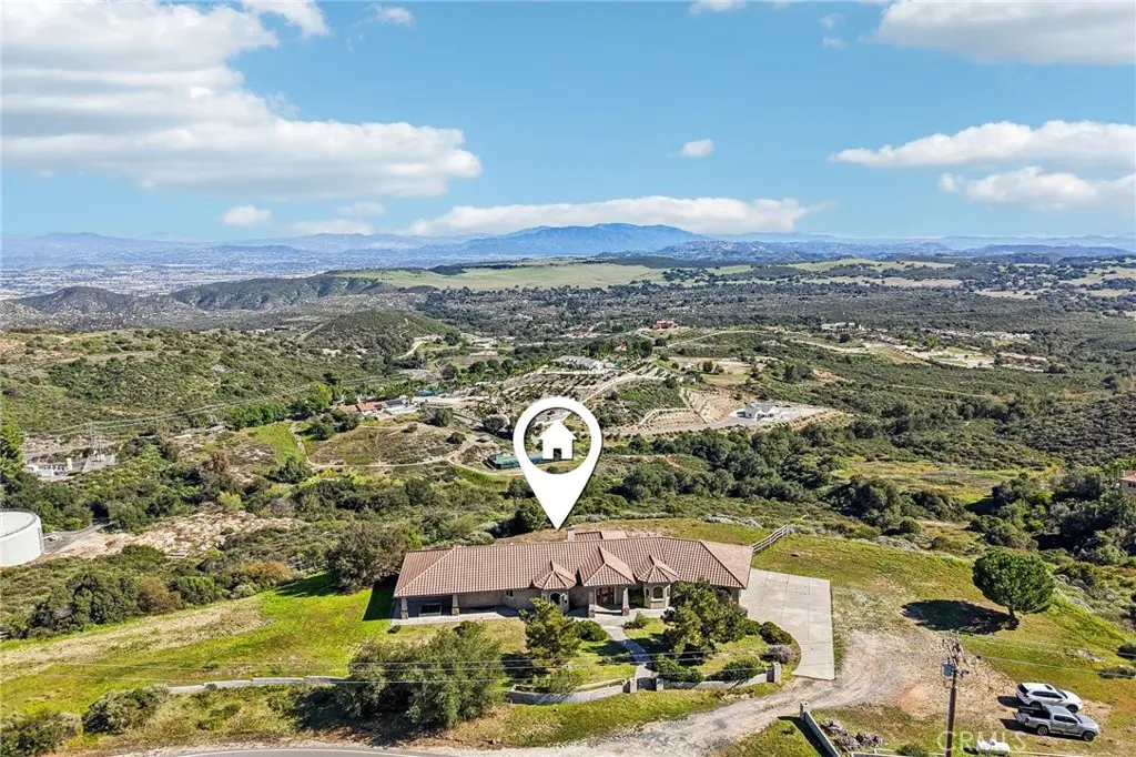 Single Family Residence for sale at 40000 Valle Vista, Murrieta, CA featuring 3 beds and 3 baths