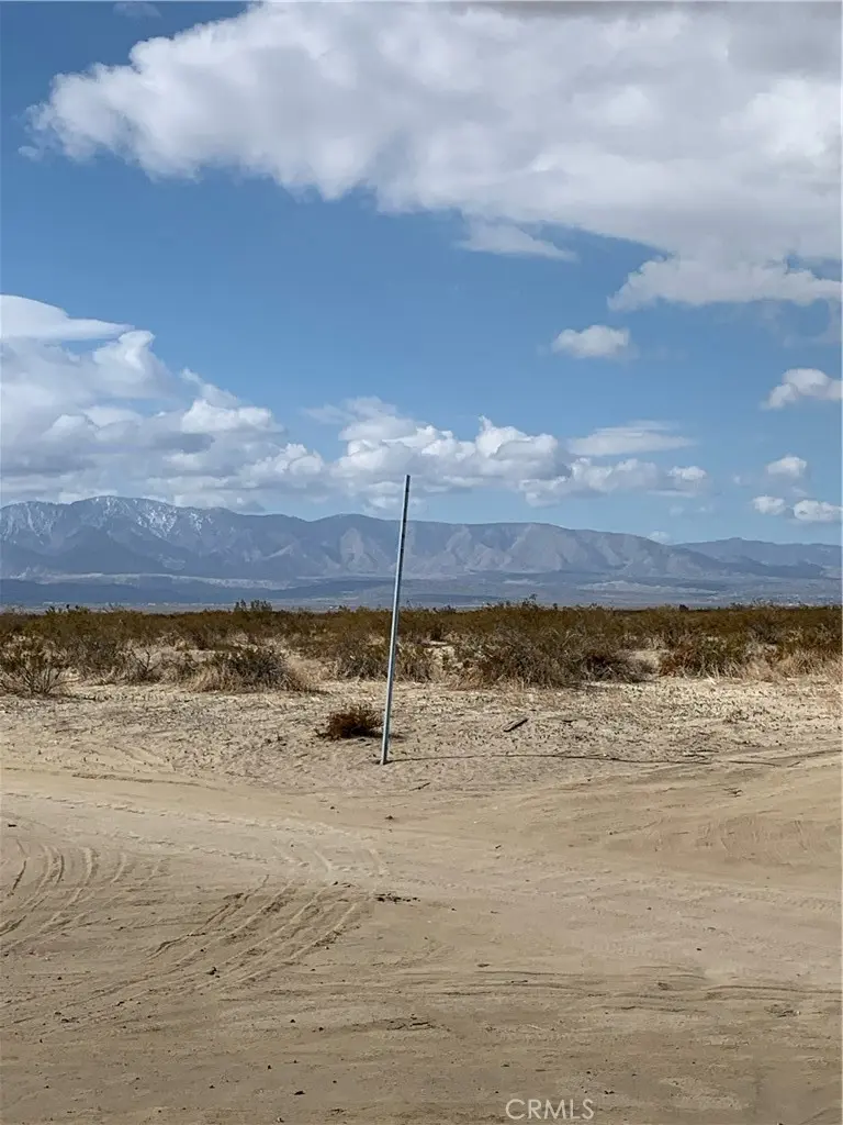 200 Avenue R, Palmdale, CA — listing photo 1