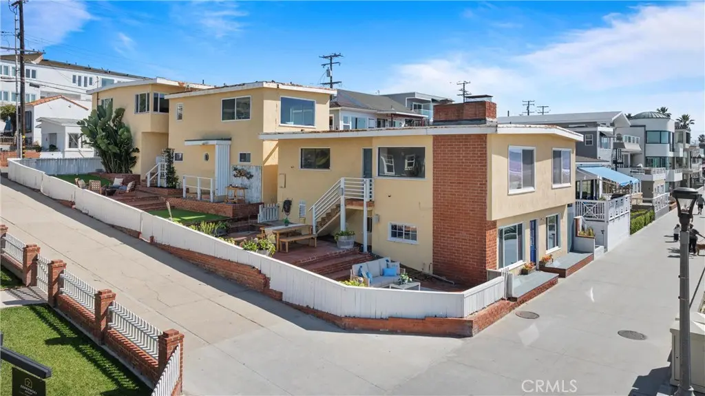 920 The Strand, Manhattan Beach, CA — listing photo 1